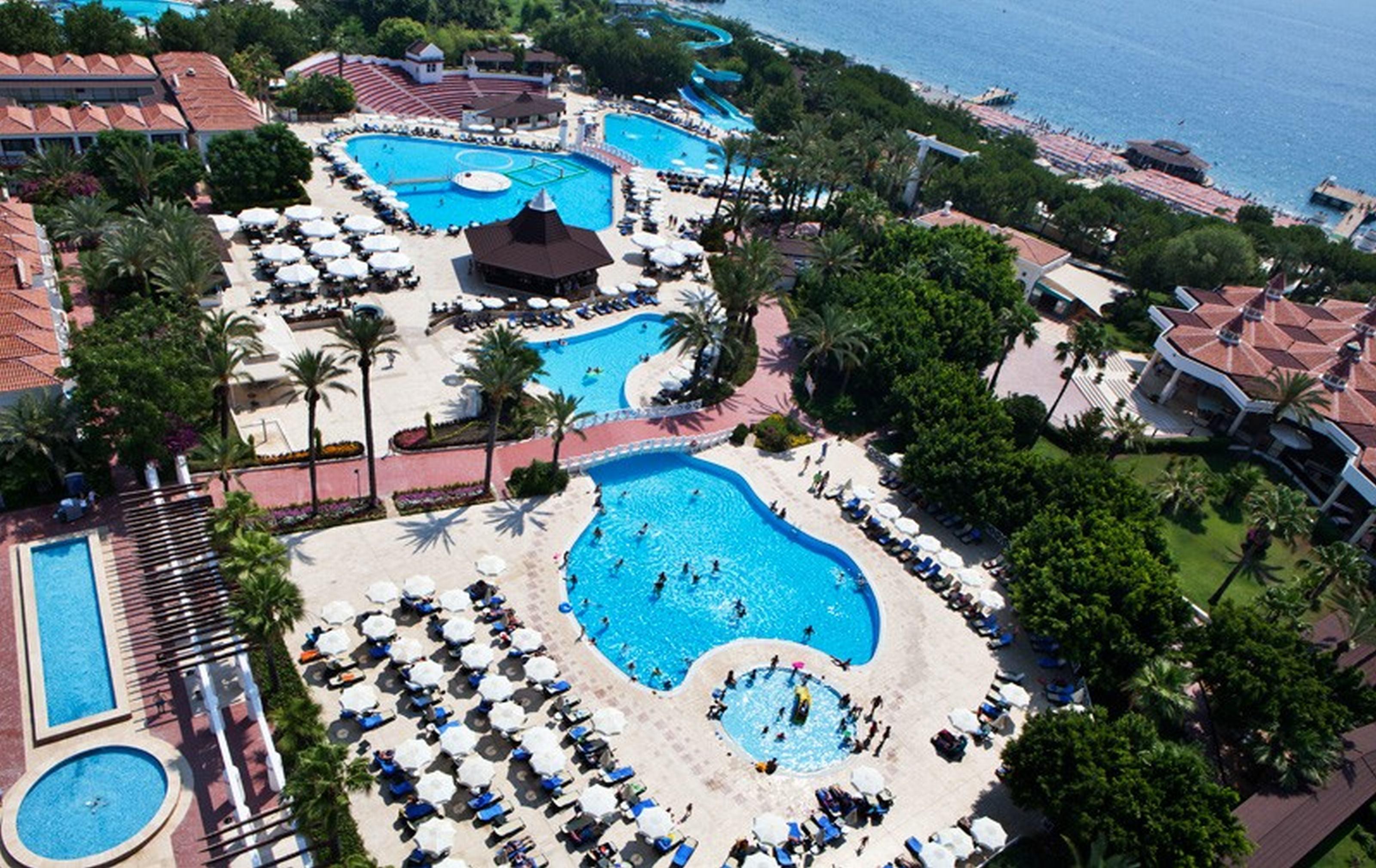 Отель Swandor & -
